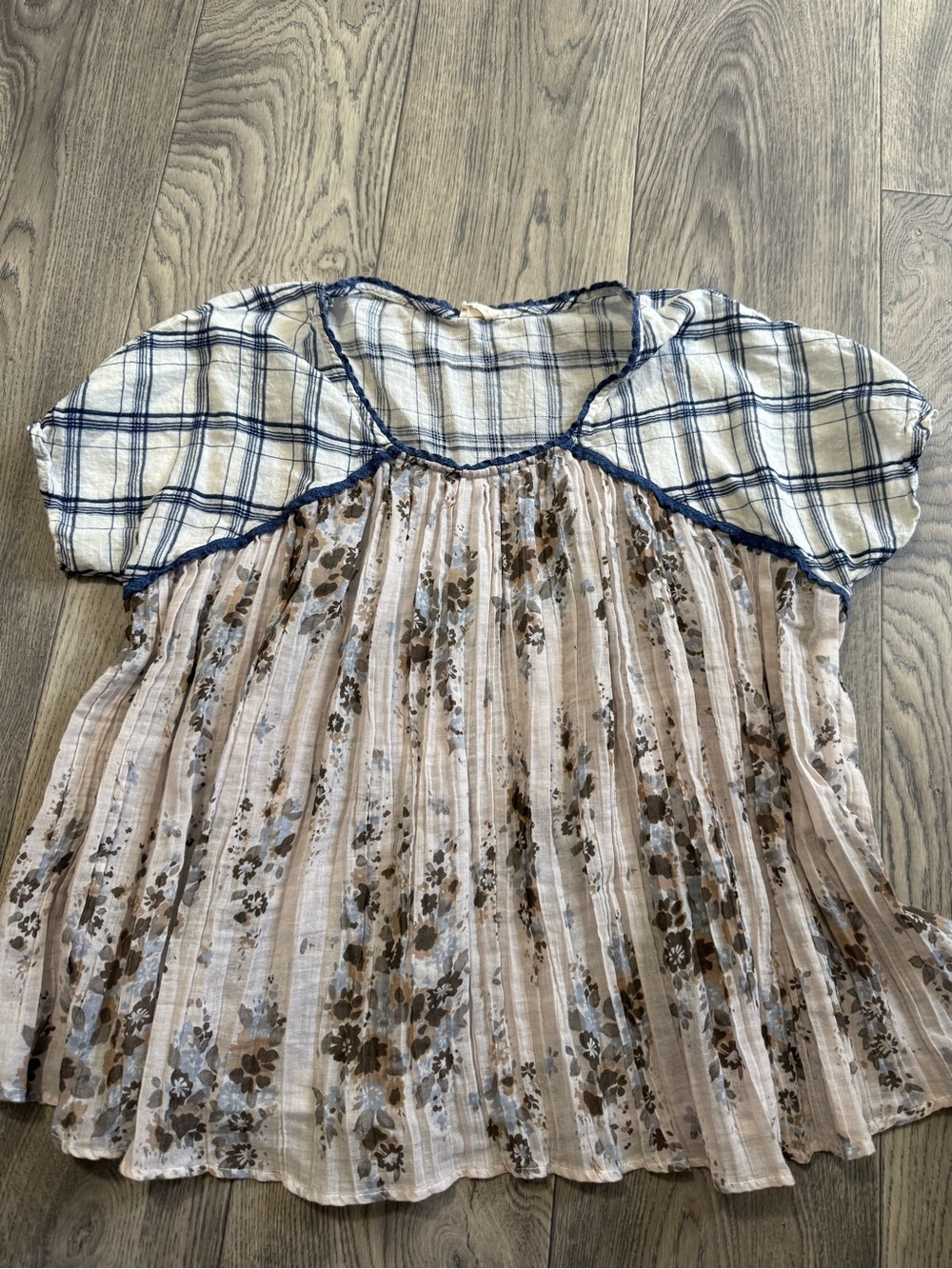 Women's Size Small Floral and Plaid Mixed Pattern Blouse